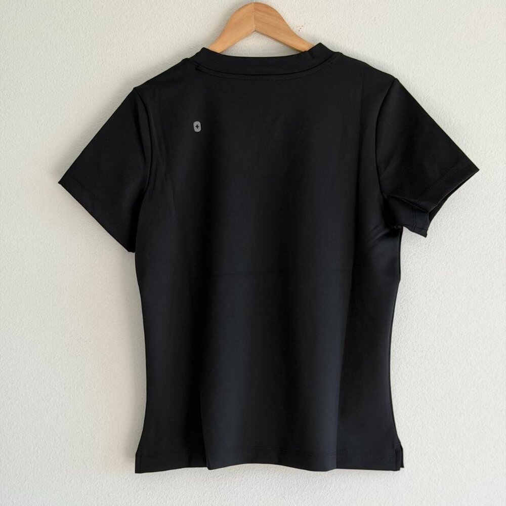 Figs Sona FORMx Slim V-Neck Scrub Top in Black, Size Medium - Picture 11 of 11